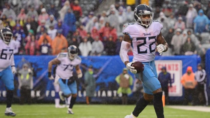 EAST RUTHERFORD, NEW JERSEY - DECEMBER 16: Derrick Henry #22 of the Tennessee Titans runs into the end zone to score a touchdown during the third quarter of the game against the New York Giants at MetLife Stadium on December 16, 2018 in East Rutherford, New Jersey. (Photo by Sarah Stier/Getty Images)