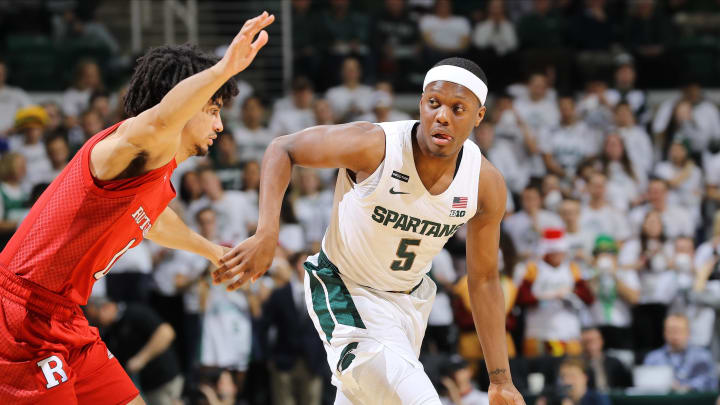 EAST LANSING, MI – DECEMBER 08: Cassius Winston #5 of the Michigan State Spartans drivers to the basket in the first half against the Rutgers Scarlet Knights at the Breslin Center on December 8, 2019 in East Lansing, Michigan. (Photo by Rey Del Rio/Getty Images)