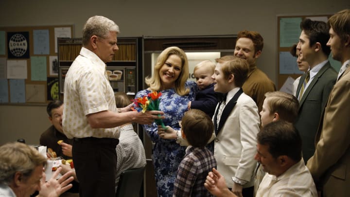 THE KIDS ARE ALRIGHT – “Mike’s Award” – Peggy’s competitive side kicks in when she learns that Helen’s husband’s professional accomplishments are getting high recognition, so she decides to get Mike into the limelight. Elsewhere, always seeking glory, Joey acts as Timmy’s manager to make sure he performs his magic act at the Pioneer Day Carnival, while Eddie is determined to prove to Frank that the carnival games aren’t all rigged on “The Kids Are Alright,” TUESDAY, MAY 7 (8:30-9:00 p.m. EDT), on The ABC Television Network. (ABC/Rick Rowell)MICHAEL CUDLITZ, MARY MCCORMACK, JAX AND SAWYER LAUCIUS, JACK GORE, CALEB FOOTE, ANDY WALKEN, SAWYER BARTH, SAM STRALEY