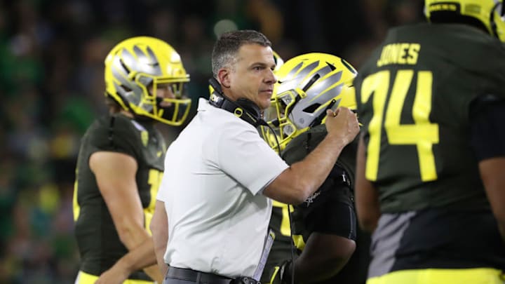 EUGENE, OREGON - OCTOBER 05: Head Coach Mario Cristobal of the Oregon Ducks reacts in the fourth quarter against the California Golden Bears during their game at Autzen Stadium on October 05, 2019 in Eugene, Oregon. (Photo by Abbie Parr/Getty Images)