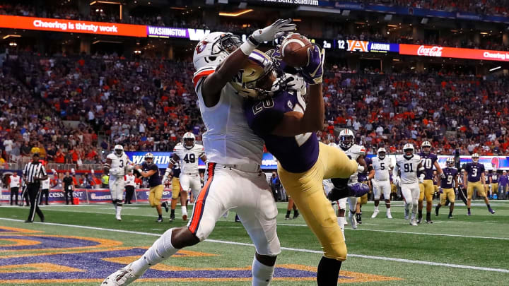 ATLANTA, GA – SEPTEMBER 01: Ty Jones #20 of the Washington Huskies fails to pull in this touchdown reception against Noah Igbinoghene #4 of the Auburn Tigers at Mercedes-Benz Stadium on September 1, 2018 in Atlanta, Georgia. (Photo by Kevin C. Cox/Getty Images)