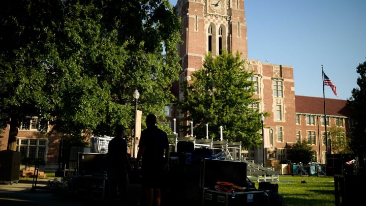 A view of Ayres Hall as crews construct the television set for ESPN’s College GameDay show in Knoxville, Tenn. on Thursday, Sept. 22, 2022. ESPN’s flagship college football pregame show is returning for the tenth time to Knoxville as the No. 12 Vols face the No. 22 Gators on Saturday. The show will air Saturday from 9 a.m. to noon ET.Kns College Gameday