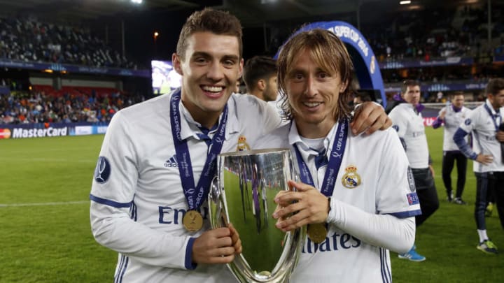TRONDHEIM, NORWAY - AUGUST 09: (SPAIN OUT) Luka Modric (R) and Mateo Kovacic of Real Madrid celebrate with the trophy after the UEFA Super Cup match between Real Madrid and Sevilla at Lerkendal Stadion on August 9, 2016 in Trondheim, Norway. (Photo by Angel Martinez/Real Madrid via Getty Images)