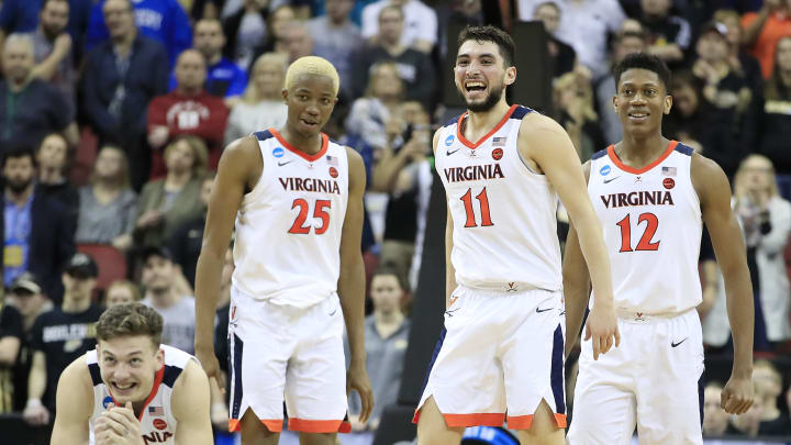 LOUISVILLE, KENTUCKY – MARCH 30: Virginia Cavaliers celebrate. (Photo by Andy Lyons/Getty Images)