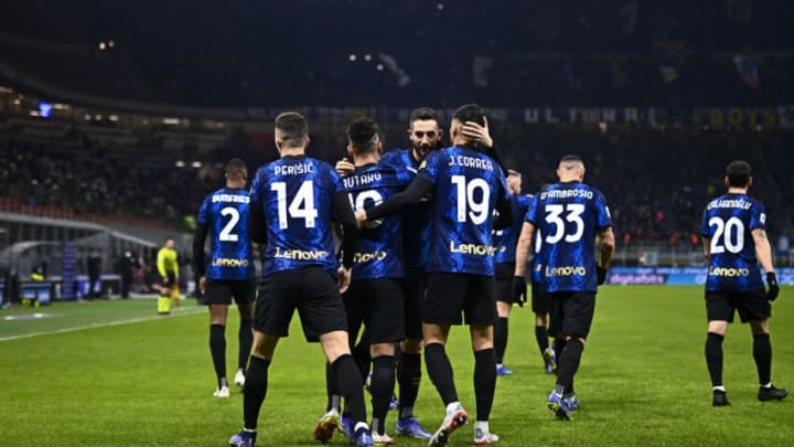 STADIO GIUSEPPE MEAZZA, MILAN, ITALY - 2021/12/01: Roberto Gagliardini (C) of FC Internazionale celebrates with his teammates (L-R: Ivan Perisic, Lautaro Martinez, Joaquin Correa) after scoring a goal during the Serie A football match between FC Internazionale and Spezia Calcio. FC Internazionale won 2-0 over Spezia Calcio. (Photo by Nicolò Campo/LightRocket via Getty Images)