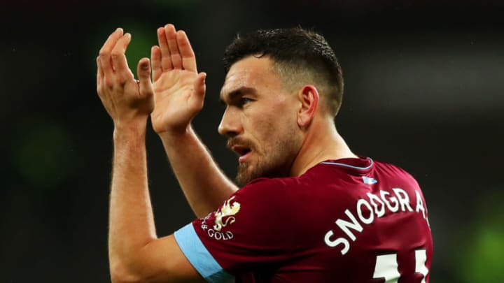 LONDON, ENGLAND - DECEMBER 04: Robert Snodgrass of West Ham United applauds the fans as he leaves the field during the Premier League match between West Ham United and Cardiff City at London Stadium on December 04, 2018 in London, United Kingdom. (Photo by Dan Istitene/Getty Images)