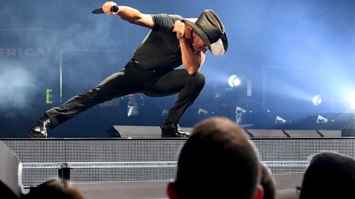 LOS ANGELES, CA - JULY 14: Tim McGraw performs onstage during the 'Soul2Soul' World Tour at Staples Center on July 14, 2017 in Los Angeles, California. (Photo by Kevin Winter/Getty Images)