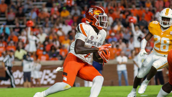 Sep 2, 2021; Knoxville, Tennessee, USA; Bowling Green Falcons quarterback Riley Keller (7) runs the ball against the Tennessee Volunteers during the first quarter at Neyland Stadium. Mandatory Credit: Randy Sartin-USA TODAY Sports