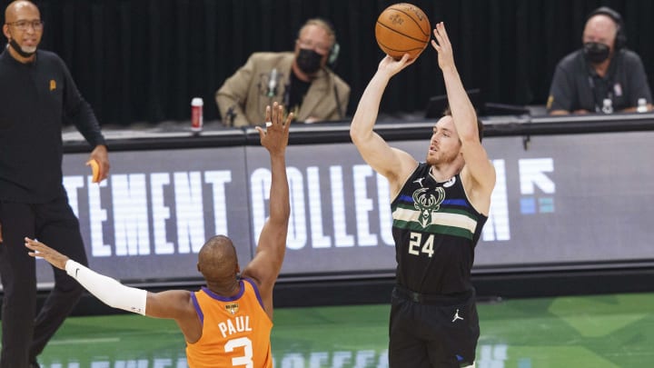 Milwaukee Bucks: Pat Connaughton, Phoenix Suns: Chris Paul