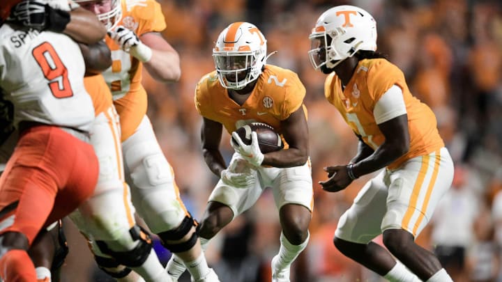 Tennessee running back Jabari Small (2) runs the ball during a game at Neyland Stadium in Knoxville, Tenn. on Thursday, Sept. 2, 2021.Kns Tennessee Bowling Green Football