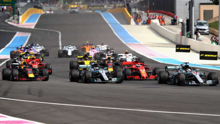 LE CASTELLET, FRANCE - JUNE 24: Lewis Hamilton of Great Britain driving the (44) Mercedes AMG Petronas F1 Team Mercedes WO9, Valtteri Bottas driving the (77) Mercedes AMG Petronas F1 Team Mercedes WO9, Max Verstappen of the Netherlands driving the (33) Aston Martin Red Bull Racing RB14 TAG Heuer (Photo by Mark Thompson/Getty Images)
