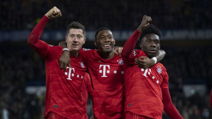 Bayern Munich players celebrate in front of the fans. (Photo by Visionhaus)