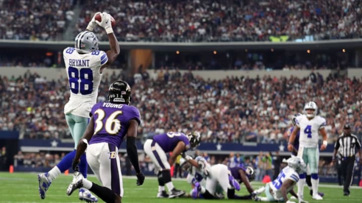 ARLINGTON, TX - NOVEMBER 20: Dez Bryant #88 catches a pass from Dak Prescott #4 of the Dallas Cowboys during the third quarter against the Baltimore Ravens at AT&T Stadium on November 20, 2016 in Arlington, Texas. (Photo by Tom Pennington/Getty Images)