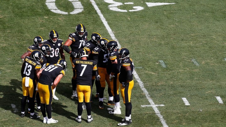 PITTSBURGH, PA – SEPTEMBER 16: Ben Roethlisberger #7 of the Pittsburgh Steelers talks to teammates in the huddle in the second half during the game against the Kansas City Chiefs at Heinz Field on September 16, 2018 in Pittsburgh, Pennsylvania. (Photo by Justin K. Aller/Getty Images)