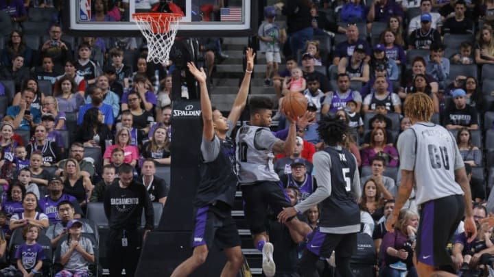 SACRAMENTO, CA - OCTOBER 15: Frank Mason III #10 of the Sacramento Kings drives to the basket at the Sacramento Kings Fan Fest on October 15, 2017 at Golden 1 Center in Sacramento, California. NOTE TO USER: User expressly acknowledges and agrees that, by downloading and/or using this Photograph, user is consenting to the terms and conditions of the Getty Images License Agreement. Mandatory Copyright Notice: Copyright 2017 NBAE (Photo by Rocky Widner/NBAE via Getty Images)