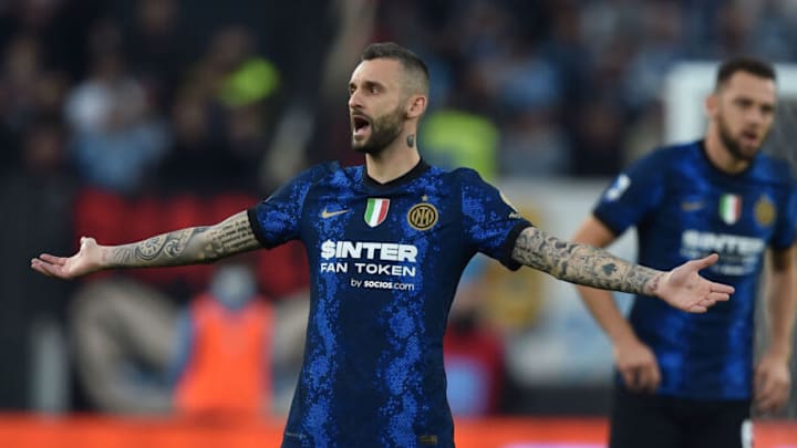 ROME, ITALY - OCTOBER 16: Marcelo Brozovic of FC Internazionale reacts during the Serie A match between SS Lazio and FC Internazionale at Stadio Olimpico on October 16, 2021 in Rome, Italy. (Photo by Giuseppe Bellini/Getty Images)