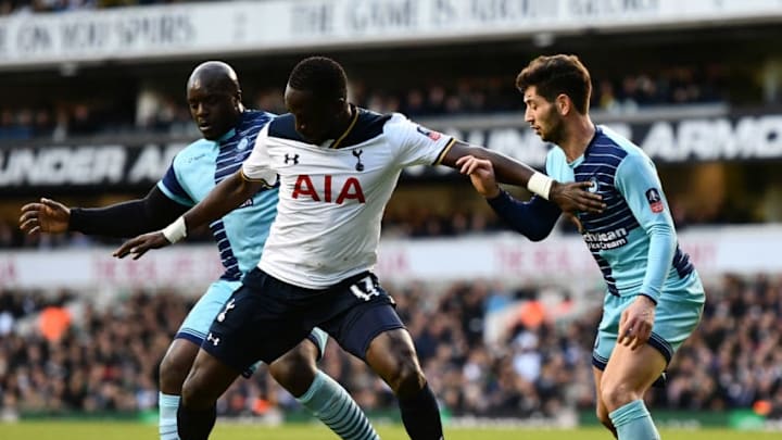 LONDON, ENGLAND - JANUARY 28: Moussa Sissoko of Tottenham Hotspur controls the ball under pressure of Wycombe defenders during the Emirates FA Cup Fourth Round match between Tottenham Hotspur and Wycombe Wanderers at White Hart Lane on January 28, 2017 in London, England. (Photo by Dan Mullan/Getty Images)