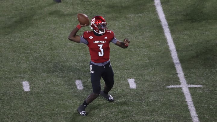 LOUISVILLE, KENTUCKY – SEPTEMBER 19: Malik Cunningham #3 of the Louisville Cardinals throws the ball against the Miami Hurricanes at Cardinal Stadium on September 19, 2020 in Louisville, Kentucky. (Photo by Andy Lyons/Getty Images)