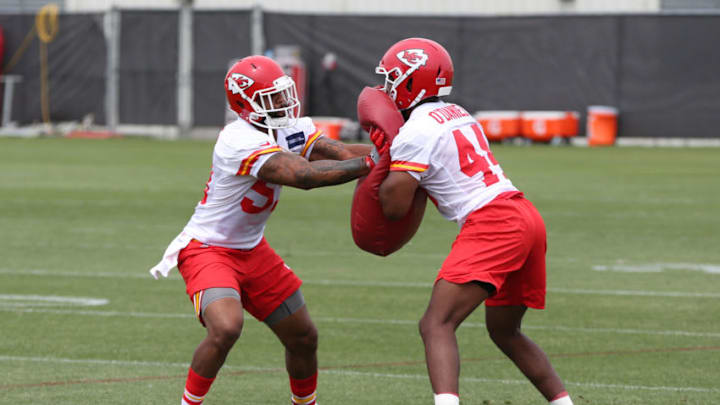 KANSAS CITY, MO - JUNE 07: Kansas City Chiefs linebacker Anthony Hitchens (53) during a drill at Organized Team Activities on June 7, 2018 at the Kansas City Chiefs Training Facility in Kansas City, MO. (Photo by Scott Winters/Icon Sportswire via Getty Images)