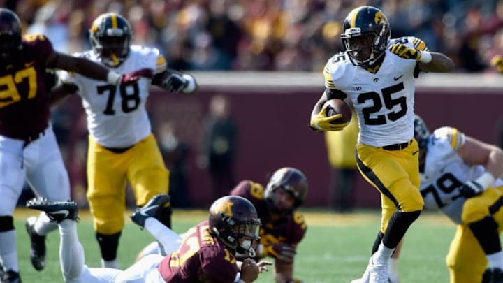 MINNEAPOLIS, MN - OCTOBER 8: Akrum Wadley