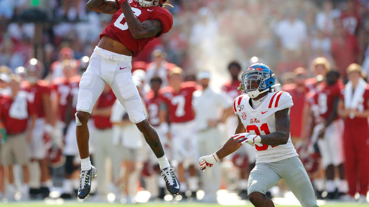 TUSCALOOSA, ALABAMA – SEPTEMBER 28: DeVonta Smith #6 of the Alabama Crimson Tide pulls in this reception against Jaylon Jones #31 of the Mississippi Rebels at Bryant-Denny Stadium on September 28, 2019 in Tuscaloosa, Alabama. (Photo by Kevin C. Cox/Getty Images)