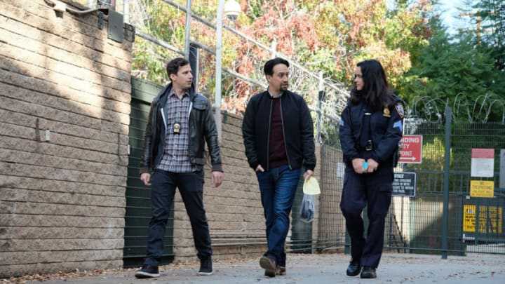 Brooklyn nine nine season 6 watch online shop