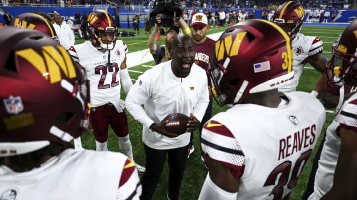 DETROIT, MI - SEPTEMBER 18: Defensive backs coach Chris Harris of the Washington Commanders gives a speech in a huddle prior to an NFL football game against the Detroit Lions at Ford Field on September 18, 2022 in Detroit, Michigan. (Photo by Kevin Sabitus/Getty Images)