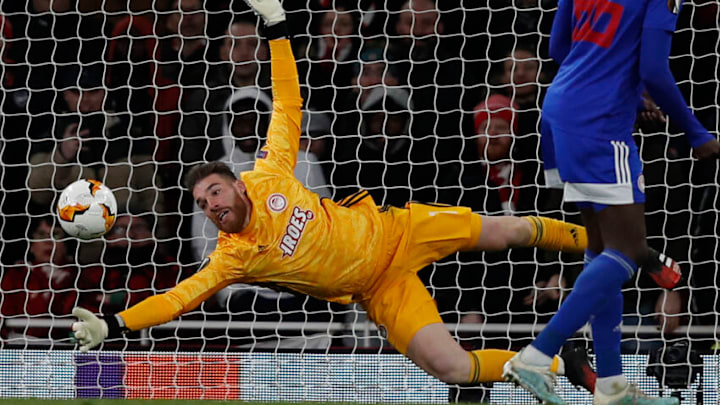 Olympiakos' Portuguese goalkeeper Jose Sa (Photo by ADRIAN DENNIS/AFP via Getty Images)