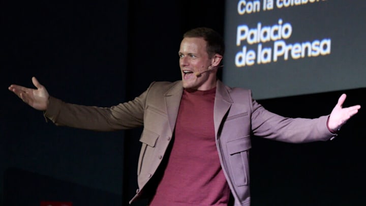 MADRID, SPAIN - DECEMBER 13: Actor Sam Heughan attends the "Movistar+ Q&A" colloquium with fans at the Callao cinema on December 13, 2022 in Madrid, Spain. (Photo by Carlos Alvarez/Getty Images)