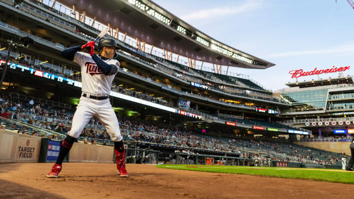 St. Louis Cardinals should give Carlos Correa a call