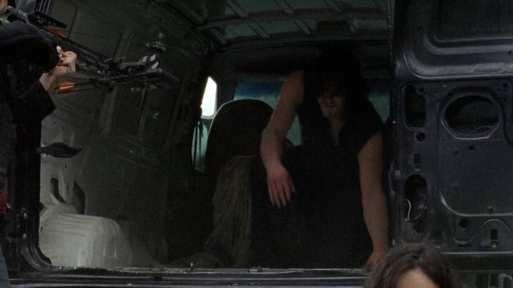 Walking Dead S07E03 Preview: "You Don't Scare Easy" Daryl - Easy Street - Photo Credit: AMC via Screencapped.net - Cass