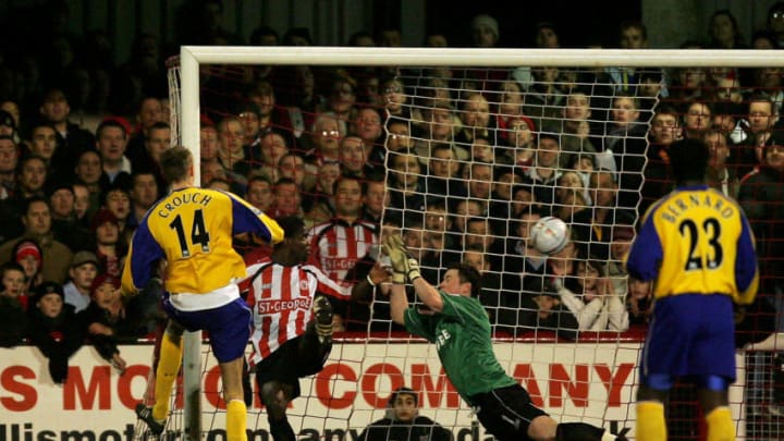 LONDON – MARCH 1: Peter Crouch scores the first goal for Saints during The FA Cup fifth round replay match between Brentford and Southampton at Griffin Park on March 1, 2005 in London, England. (Photo by Richard Heathcote/Getty Images)