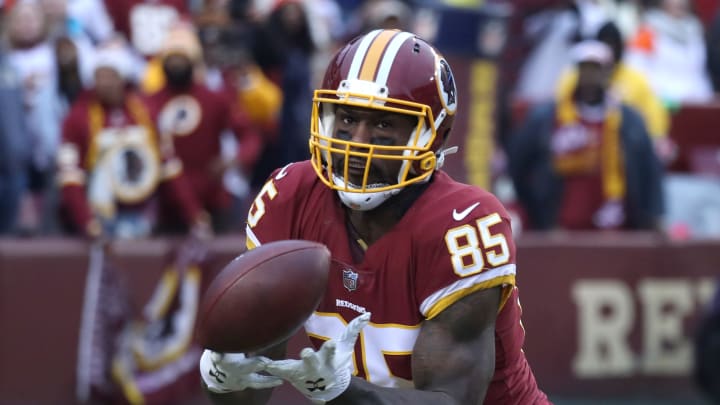 LANDOVER, MD – DECEMBER 24: Tight end Vernon Davis #85 of the Washington Redskins catches a fourth quarter touchdown pass against the Denver Broncos at FedExField on December 24, 2017 in Landover, Maryland. (Photo by Rob Carr/Getty Images)