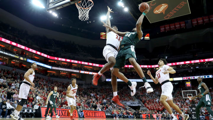 LOUISVILLE, KY – NOVEMBER 27: Nick Ward #44 of the Michigan State Spartans shoots the ball against the Louisville Cardinals at KFC YUM! Center on November 27, 2018 in Louisville, Kentucky. (Photo by Andy Lyons/Getty Images)