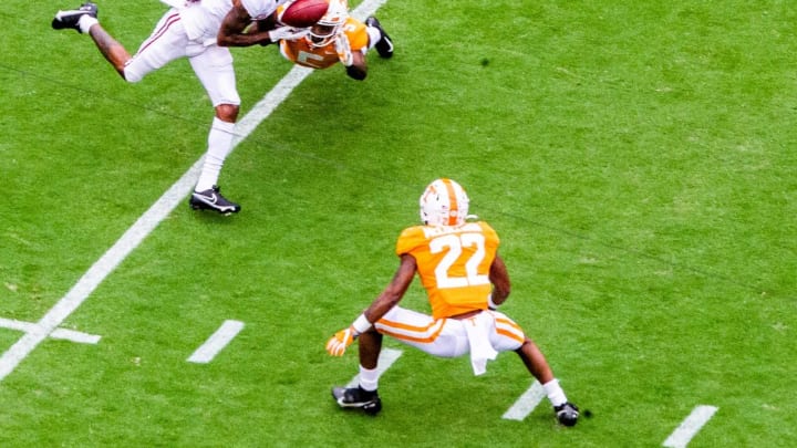 Alabama wide receiver DeVonta Smith (6) catches the ball during the Alabama and Tennessee football game at Neyland Stadium at the University of Tennessee in Knoxville, Tenn., on Saturday, Oct. 24, 2020.Tennessee Vs Alabama Football 100172