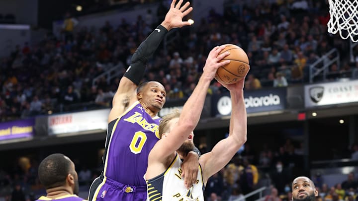 (Photo by Andy Lyons/Getty Images) – Los Angeles Lakers