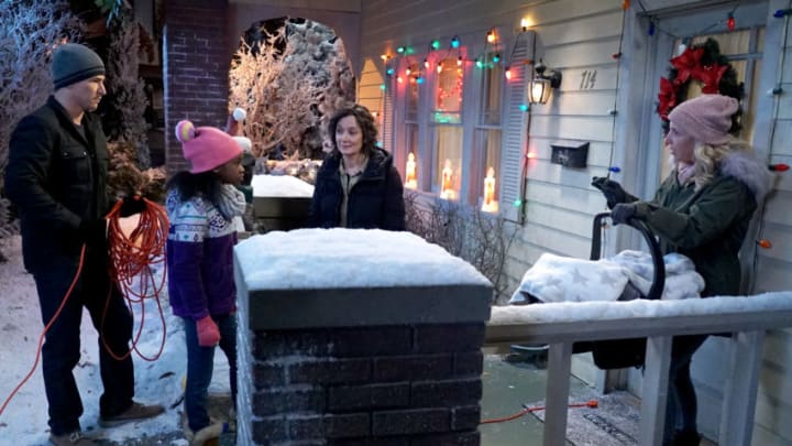 THE CONNERS - "Smoking Penguins and Santa on Santa Action." (ABC/Eric McCandless)