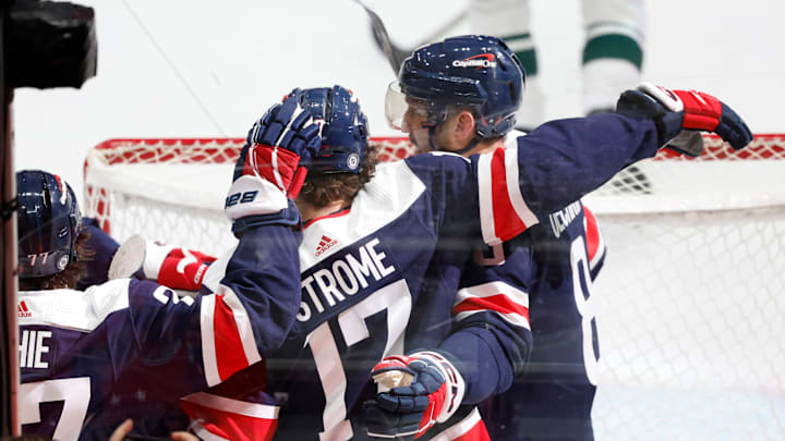 Dylan Strome, Alex Ovechkin, Washington Capitals Mandatory Credit: Geoff Burke-USA TODAY Sports