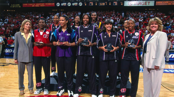 HOUSTON – SEPTEMBER 4: The 1999 All-WNBA team poses during Game Two of the 1999 WNBA Finals on September 4, 1999 at the Compaq Center in Houston, TexasNOTE TO USER: User expressly acknowledges and agrees that, by downloading and or using this photograph, User is consenting to the terms and conditions of the Getty Images License Agreement. Mandatory Copyright Notice: Copyright 1999 NBAE (Photo by Nathaniel S. Butler/NBAE via Getty Images)