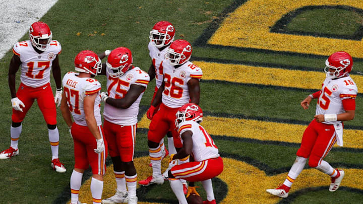 PITTSBURGH, PA - SEPTEMBER 16: Travis Kelce #87 of the Kansas City Chiefs celebrates with Cameron Erving #75 after a 25 yard touchdown reception in the second half during the game against the Pittsburgh Steelers at Heinz Field on September 16, 2018 in Pittsburgh, Pennsylvania. (Photo by Justin K. Aller/Getty Images)