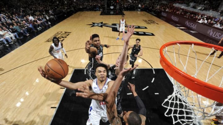 SAN ANTONIO, TX - JANUARY 20: Jerome Robinson #10 of the LA Clippers goes to the basket against the San Antonio Spurs on January 20, 2019 at the AT&T Center in San Antonio, Texas. NOTE TO USER: User expressly acknowledges and agrees that, by downloading and or using this photograph, user is consenting to the terms and conditions of the Getty Images License Agreement. Mandatory Copyright Notice: Copyright 2019 NBAE (Photos by Mark Sobhani/NBAE via Getty Images)