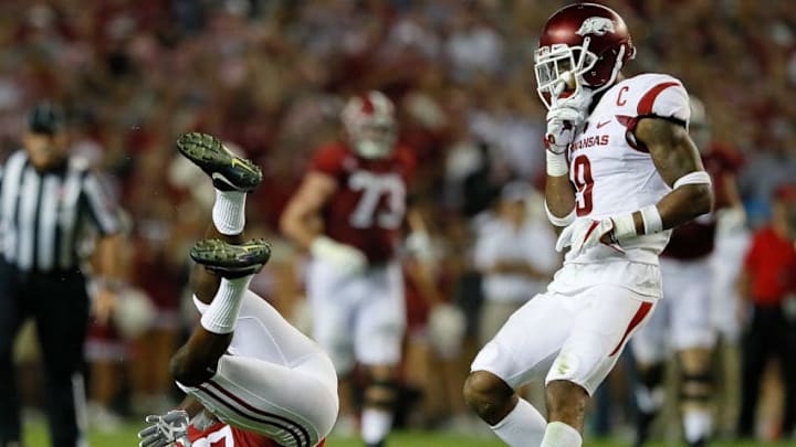 TUSCALOOSA, AL - OCTOBER 14: Calvin Ridley #3 of the Alabama Crimson Tide pulls in this reception against Santos Ramirez #9 of the Arkansas Razorbacks at Bryant-Denny Stadium on October 14, 2017 in Tuscaloosa, Alabama. (Photo by Kevin C. Cox/Getty Images)