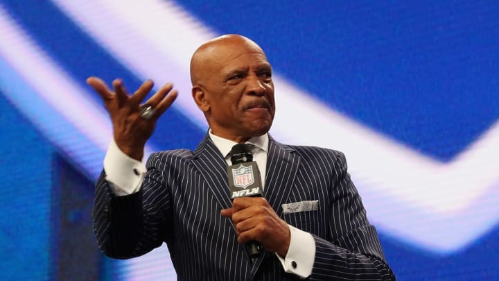 ARLINGTON, TX – APRIL 26: Former NFL wide receiver Drew Pearson speaks during the first round of the 2018 NFL Draft at AT&T Stadium on April 26, 2018 in Arlington, Texas. (Photo by Tom Pennington/Getty Images)