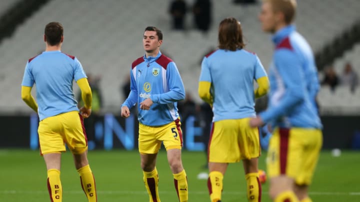 STRATFORD, ENGLAND - DECEMBER 14: Michael Keane of Burnley warms up before the Premier League match between West Ham United and Burnley at London Stadium on December 14, 2016 in Stratford, England. (Photo by Catherine Ivill - AMA/Getty Images)