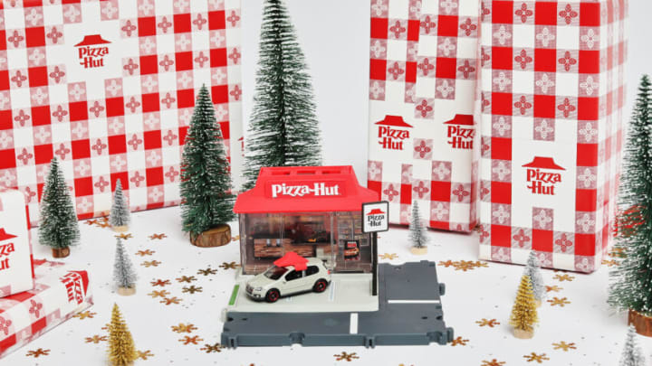 Pizza Hut holiday offerings, photo provided by Pizza Hut