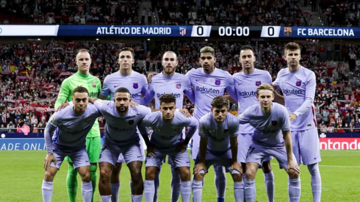 MADRID, SPAIN - OCTOBER 2: teamphoto of FC Barcelona (L-R) Marc Andre ter Stegen of FC Barcelona, Nico Gonzalez of FC Barcelona, Oscar Mingueza of FC Barcelona, Ronald Araujo of FC Barcelona, Sergio Busquets of FC Barcelona, Gerard Pique of FC Barcelona, Sergino Dest of FC Barcelona, Memphis Depay of FC Barcelona, Philippe Coutinho of FC Barcelona, Pablo Martin Paez Gavi of FC Barcelona, Frenkie de Jong of FC Barcelona during the La Liga Santander match between Atletico Madrid v FC Barcelona at the Estadio Wanda Metropolitano on October 2, 2021 in Madrid Spain (Photo by David S. Bustamante/Soccrates/Getty Images)