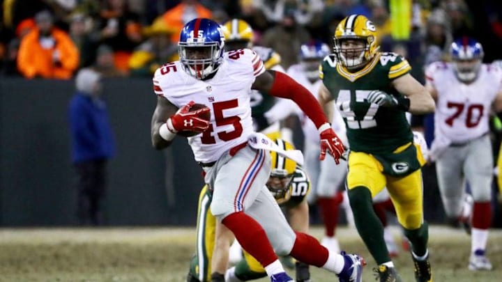 GREEN BAY, WI - JANUARY 8: Will Tye #45 of the New York Giants runs with the ball in the second quarter during the NFC Wild Card game against the Green Bay Packers at Lambeau Field on January 8, 2017 in Green Bay, Wisconsin. (Photo by Jonathan Daniel/Getty Images)