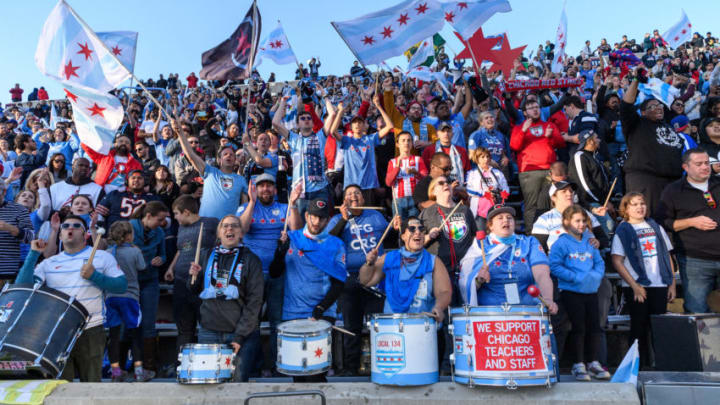 Chicago Red Stars fans cheer during a game..(Photo by Daniel Bartel/ISI Photos/Getty Images).