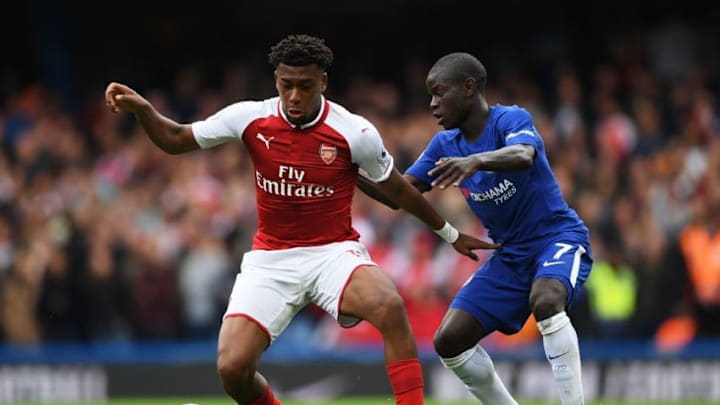 LONDON, ENGLAND - SEPTEMBER 17: Alex Iwobi of Arsenal and N'Golo Kante of Chelsea battle for possession during the Premier League match between Chelsea and Arsenal at Stamford Bridge on September 17, 2017 in London, England. (Photo by Shaun Botterill/Getty Images)