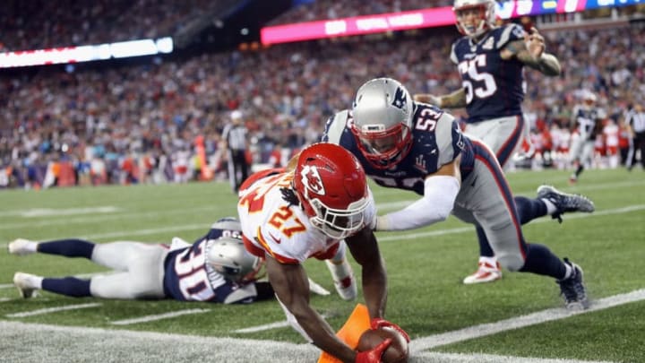 FOXBORO, MA - SEPTEMBER 07: Kareem Hunt #27 of the Kansas City Chiefs dives for the pylon to score a 4-yard rushing touchdown during the fourth quarter against the New England Patriots at Gillette Stadium on September 7, 2017 in Foxboro, Massachusetts. (Photo by Maddie Meyer/Getty Images)
